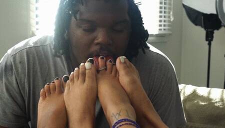 Milf Sachi x Peach Get Toes Worshipped By Foot Servant