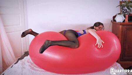 Q893 Long passionate riding, humping and ripping of a huge balloon - 480p