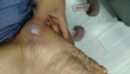 Sexy Mom Nikita Puts Cream on Her Hot Feet in a Cosmetics Shop