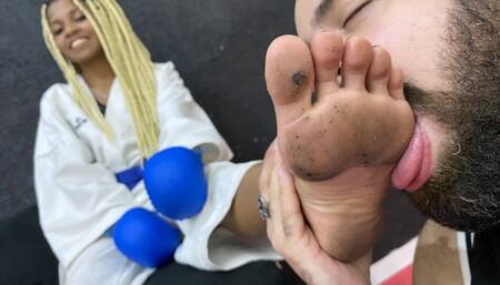 Kick Queen - Slave Lick Dirty Feet After Training MP4