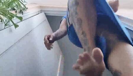 Avi Giantess unaware barefoot stomping to wiggling wrinkled soles foot fetish