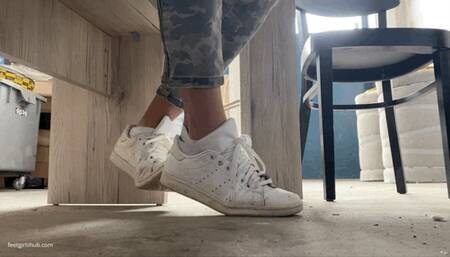 SWEATY FEET IN SNEAKERS ON A LUNCH BREAK - MOV Mobile Version