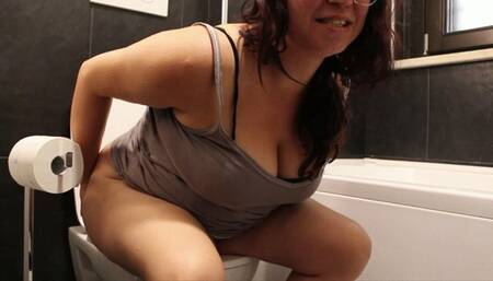 Spreading my butt to push out!! Frustrating Toilet Time [MOV]