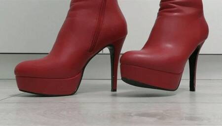 Toe and heel tapping in red boots MP4 HD 720p