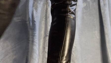 Toe Ring Elegance: Exploring the Beauty and Meaning