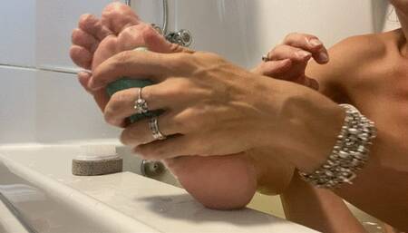 Pampering Myself: Relaxing Foot Scrub in the Bathtub