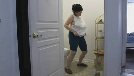 AMERICAN APPAREL BOOK REACTION WHILE PEEING AND DRESSED PRETTY LA APPAREL