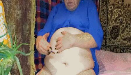 Giant belly button fun MP4