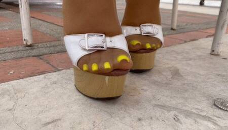 Balbina on nude pantyhose cranking fantasy battle vs the lazy Celebrity