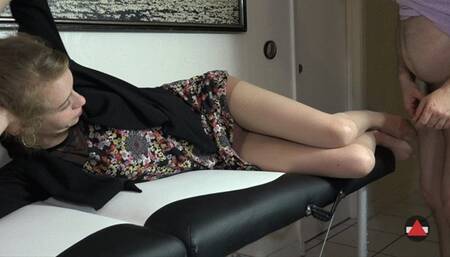 Jerk off on my pantyhose