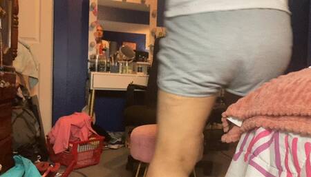 Slippery Soles Ft a Skinny Sophia