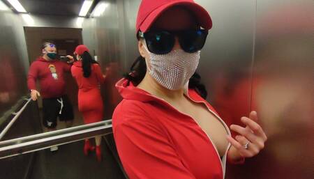 Quick and Risky Sex in a Public Elevator with My Young Beautiful Neighbor with Perfect Body Dada Deville