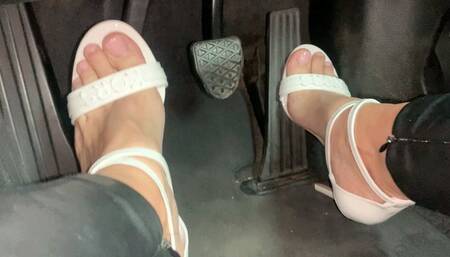 NEW Pedal Pumping & Driving in Michael Kors White Leather Sandals with Stiletto Heels & Leather Soles