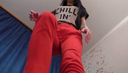 Beautiful chick has the entire world under her feet, fc260 720p