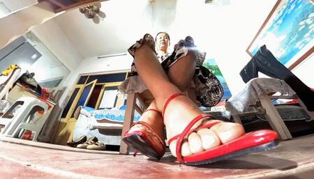 GAOYU desk high heels 360VR