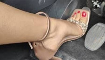 Angry Girlfriend runs down Boyfriend