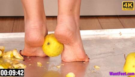 Kathleen Apple Crush - 4K MP4