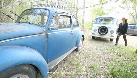 PTP 0626 (HD-MP4) – Cassandra Cranking the Bug in Leather, Garters & Thigh Highs