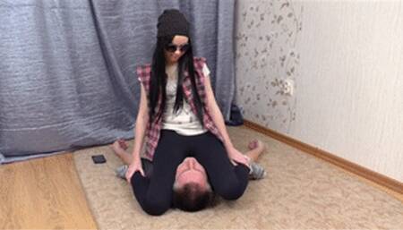 Brunette chick in tight leggings sits on partner`s face, vf1056x 1080p