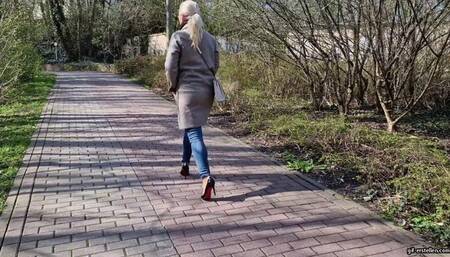 i lose my shoe creepy guy follows me wmv 1280 x 720