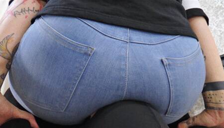 Facesitting air reduction punishment - small version