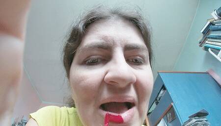 Red lips I'm painting and kissing you