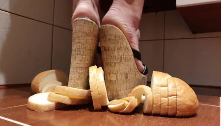 Unaware Giantess Getting Ready - Bread Edition WMV