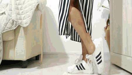 After a long and exhausting walk AVI(1280x720)FHD