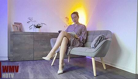 Elegant Reading (HDTVWMV) – Lady Iveta