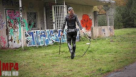 2 Stockwhips In The Rain (FULL HD) – Whiper