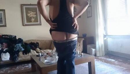 BRAGGING AND SHOWING ASS