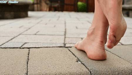 MS Chen platform sandals nearly crush those hiding in the cracks! Part 2 - MP4