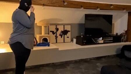 EMILY  BBW BUSTS MY BALLS FOR HER FIRST TIME