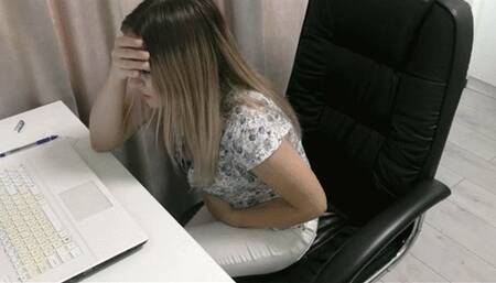 You have a stomach ache and to feel better you can only keep farting MP4 HD 720p