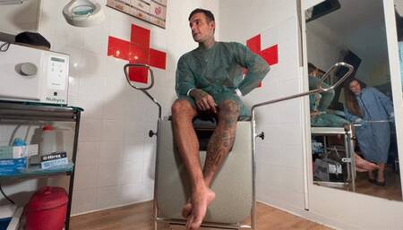 MISTRESS LILY DUPONT : FOOTJOBS TO THE WISHING PATIENT