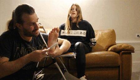 One foot tickling delight with Hebi