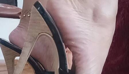 Miaisbeth high heel and barefoot dildo footjob