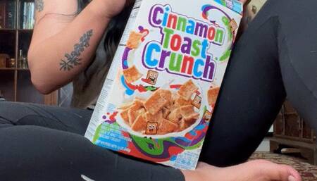 Yummy bowl of Cinnimon Toast Crunch!