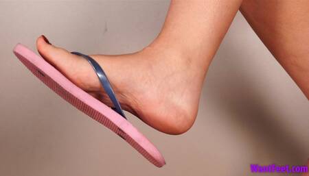 Kathleen Flip Flop Tease - HD MP4