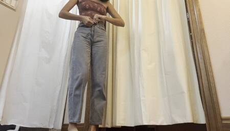 Peeing In A Dressing Room 1080p