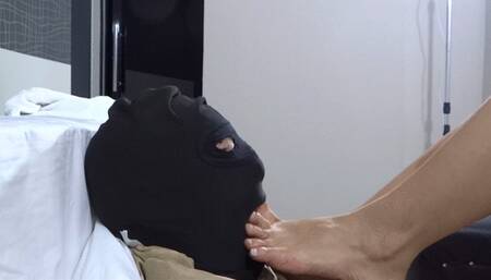 MISTERIOUS DOMME FUCKING MOUTH OF MALE SLAVE