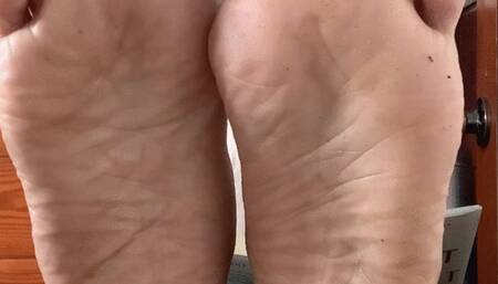 Dirty Feet Toe Spread