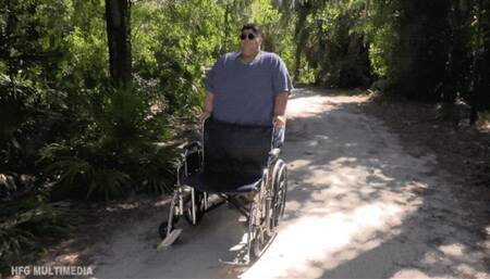 Notorious PIG: Waddle at the Park - sd mp4