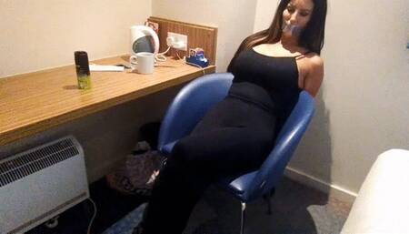 Charlie in: Hotel Bindage