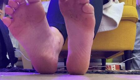 Worship my toes and soles