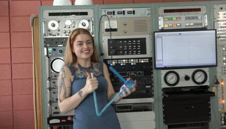 Jasper Tries Out the Inspiron Lung Exerciser (MP4 - 1080p)