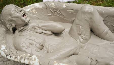Annabelle's Point of View in the Mud Tub
