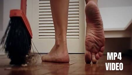 Fuck my dirty soles and cum on them! (MP4 VIDEO)