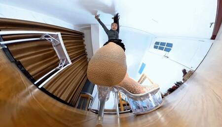 Lily Giantess Long Lost Dwarf 360VR