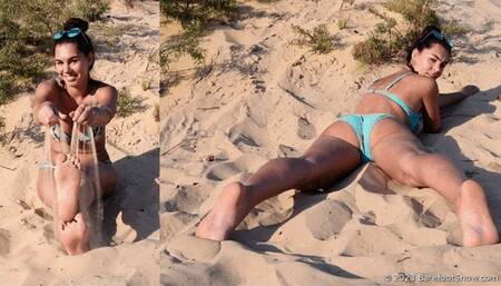 Beautiful Olivia shows off her huge feet on a public beach (Full with 25% discount)